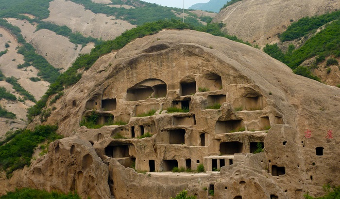 Пещерный город древних в Китае. /Фото: factroom.ru