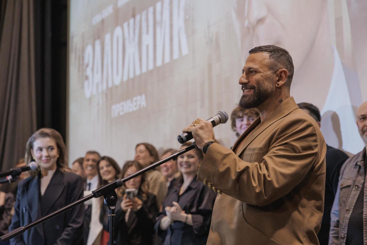 «Меня пугал языковой барьер»: Максим Матвеев о съемках в новом сериале «Заложник» очень, фотоЕкатерина, Анохина, который, Максим, съемочной, Матвеев, чтобы, друга, языке, всегда, Авратинская, Дарья, Николас, Муавад, признался, много, Верник, отрастил, которые