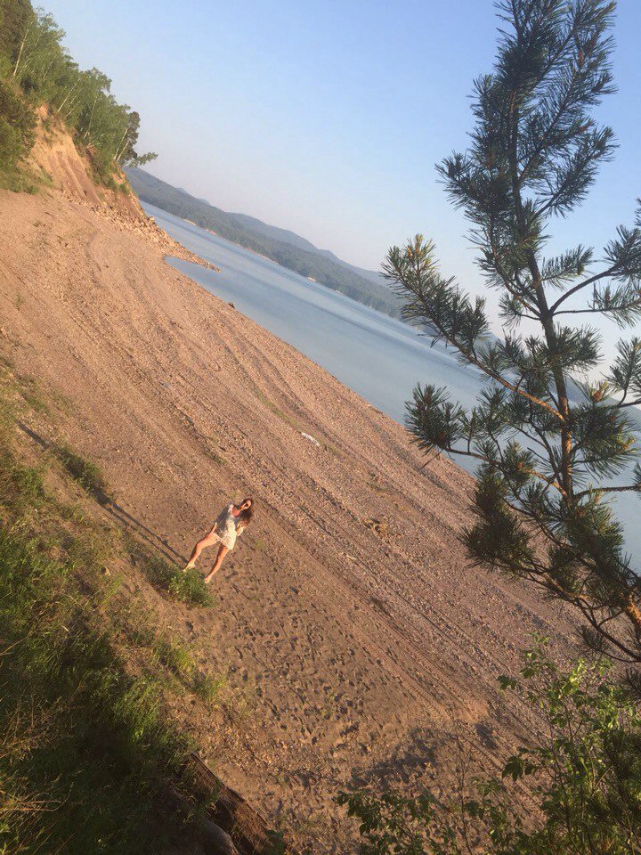 Берег сейчас. Красноярское море. Красноярское море Приморск пляж. Даурский залив Красноярского моря. Красноярское море Краснотуранск пляж.