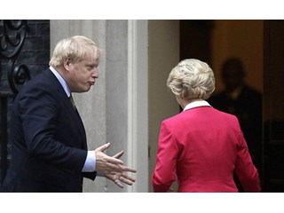 Британцы: Россия и Китай поверить не могут западной глупости — и своей удаче