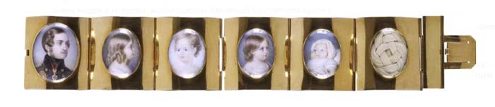 Памятные украшения королевы Виктории, среди которых встречались и весьма странные 