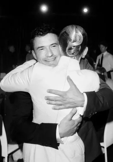 Герман Ларкин показал, как Джиджи Хадид, Сальма Хайек, Пэрис Хилтон, Кристина Агилера и Марго Робби провели время на премии Breakthrough Prize которые, Уильямс, звёзд, мероприятия, Хайек, Мильнер, открытия, который, чтобы, Breakthrough, Хилтон, голливудских, Кристина, церемонии, Честейн, Аффлек, Ларкин, Мишель, Джиджи, вручают