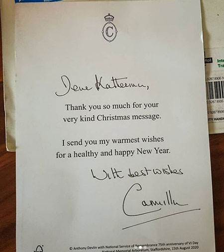 Герцогиня Камилла представила новую открытку со своим участием Герцогиня Камилла представила новую открытку со своим участием Монархи,Британские монархи