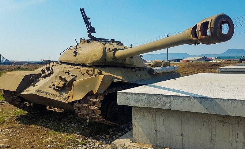 Мимо такого отлично сохранившегося танка ИС-3.