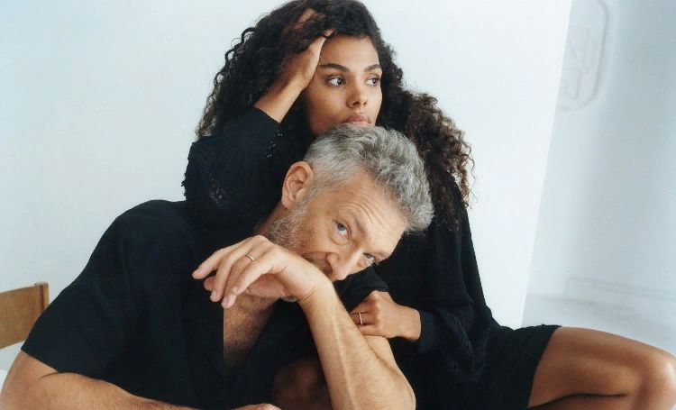 Любите друг друга: Тина Кунаки и Венсан Кассель снялись в чувственной фотосессии