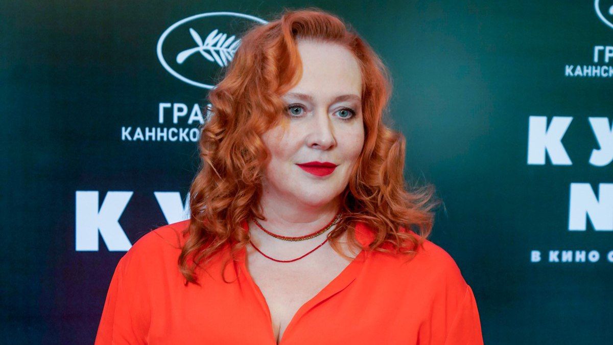 Осудившая спецоперацию Юлия Ауг сообщила, что никуда не уезжала из Москвы Шоу-бизнес