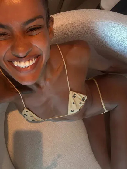 Венсана Касселя с девушкой Нарой Баптистой и подросшим сыном засняли на пляже Кассель, Баптиста, сыномВенсан, сыном, актёр, БаптистаНара, время, берегу, океана, вместе, также, актёра, Каэтано, Венсан, 59летний, женат, Беллуччи, которая, Монике, первым