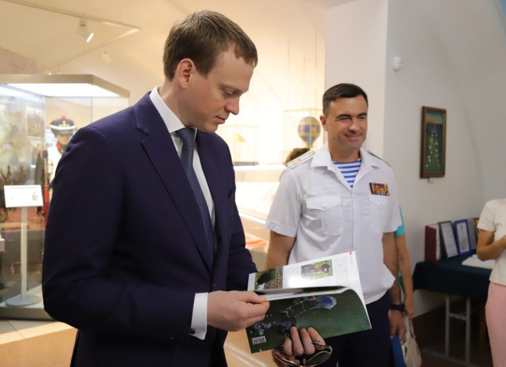 Павел Малков 2 августа посетил Музей ВДВ
