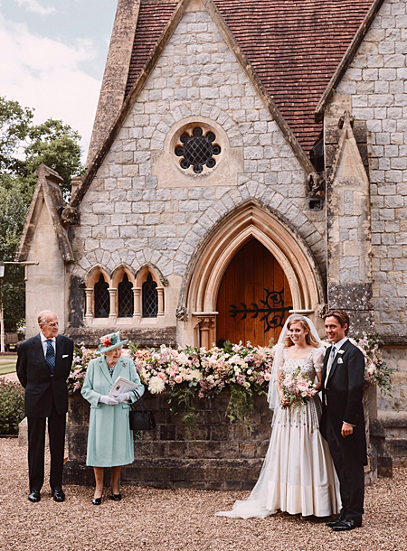 Принцесса Беатрис представила первые фото со свадьбы с Эдоардо Мапелли Моцци Монархи,Британские монархи