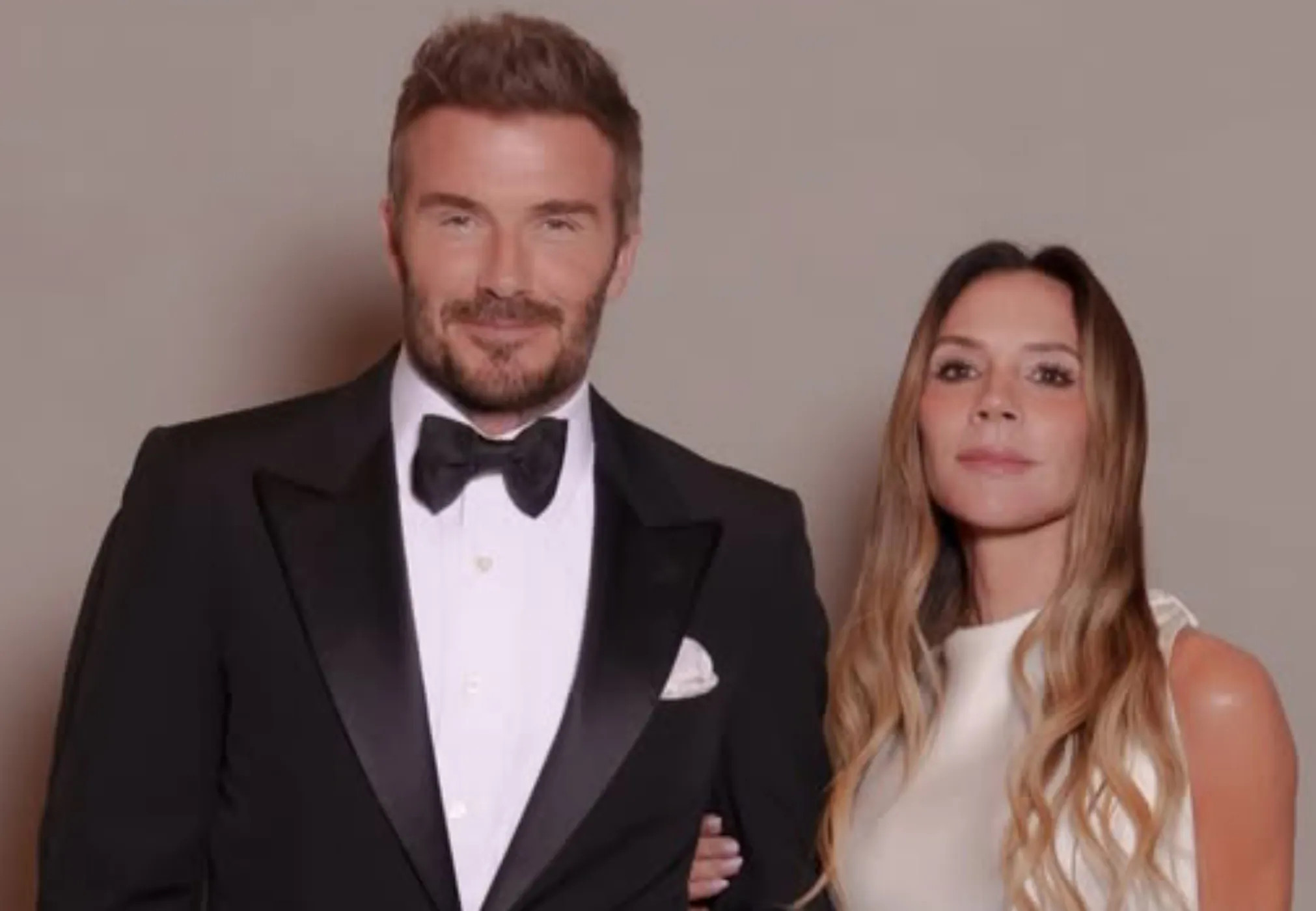 Виктория и Дэвид Бекхэм вышли в свет на фоне конфликта с сыном Бруклином