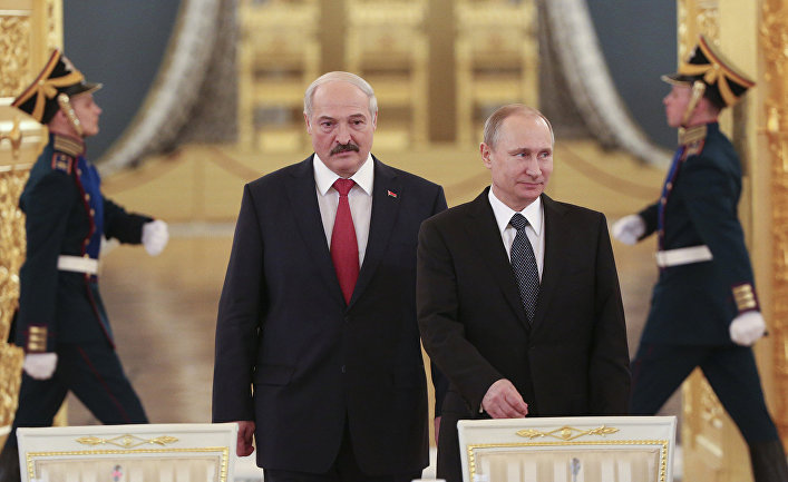 Александр Лукашенко и Владимир Путин во время встречи в Кремле