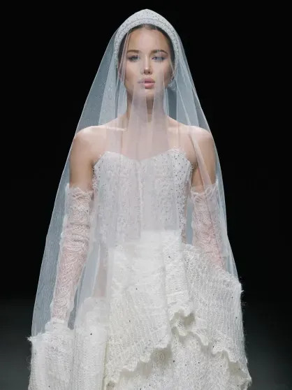 Аврора Киба в свадебном платье и внучка экс-президента Узбекистана Марьям Тилляева вышли на подиум на показе в Москве КибаАврора, Марьям, показ, Недели, прошёл, новой, коллекции, Solangel, рамках, Аврора, говорится, московской, ТилляеваРанее, ТилляеваАрора, брендаМарьям, соцсетях, переосмыслены, технологий, современной, через