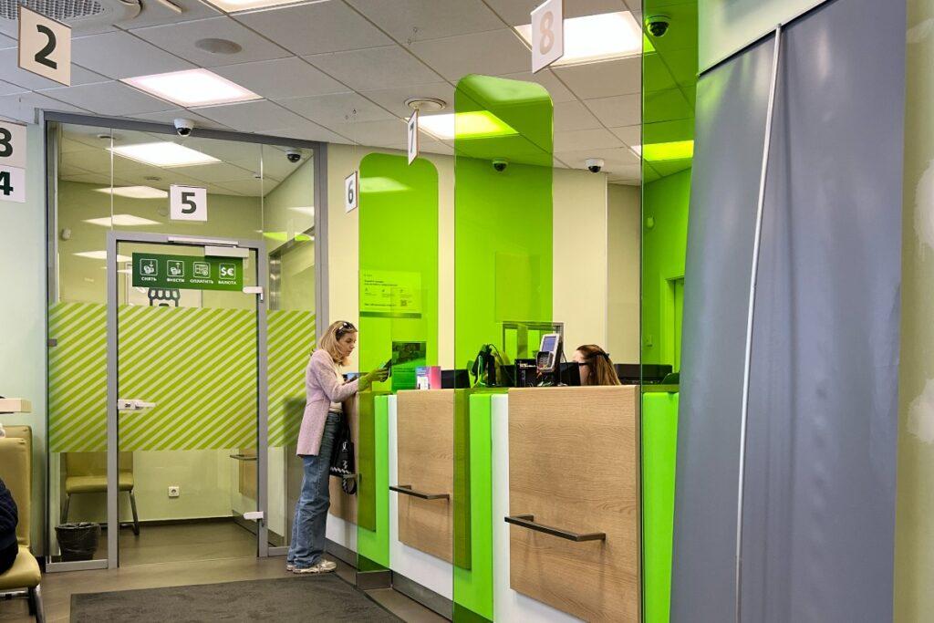 Сбербанк введет плату за обслуживание счетов, которые не привязаны к картам