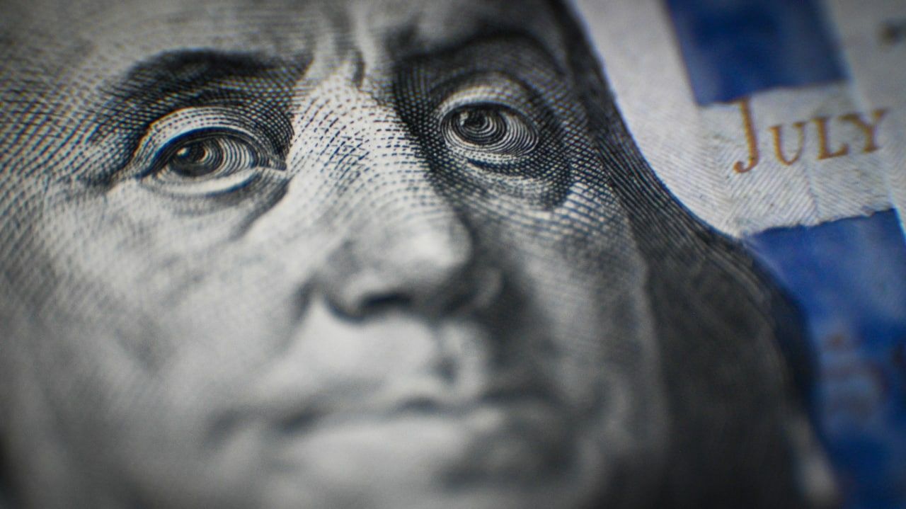 Ослабление валютного контроля в России может привести к росту курса доллара Экономика