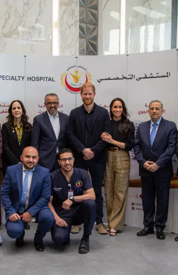 В сети появились новые фото Меган Маркл и принца Гарри В сети появились новые фото Меган Маркл и принца Гарри бывший принц эндрю,всемирная организация здравоохранения (воз),гарри меган маркл,Джеффри Эпштейн