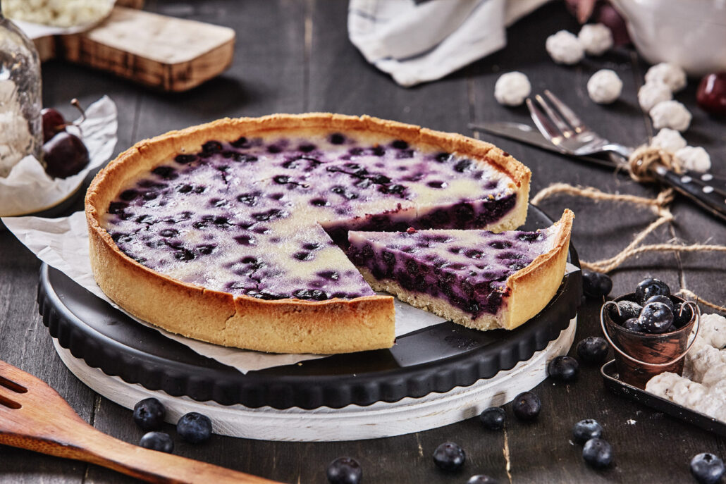 Пирог с черникой и творогом в мультиварке