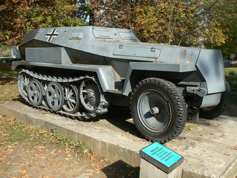 Самоходная артиллерийская установка Sd.Kfz.250/8 (Германия)