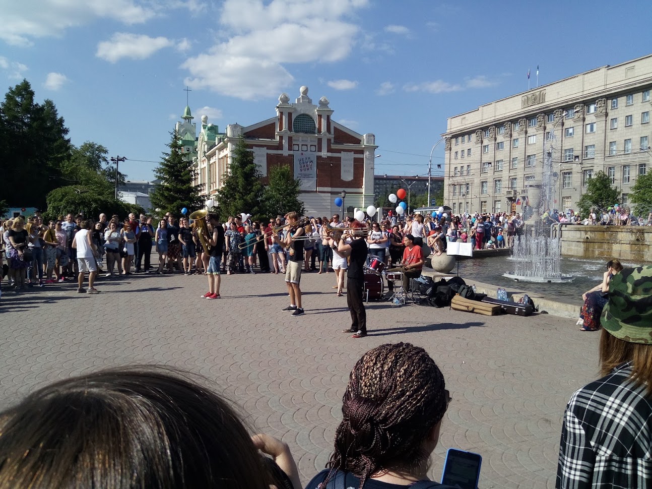 Каким ожидается май 2024 в москве. Праздники в июне. Новосибирск праздник. Праздники в России 2023. Праздники в июне 2023 в России.