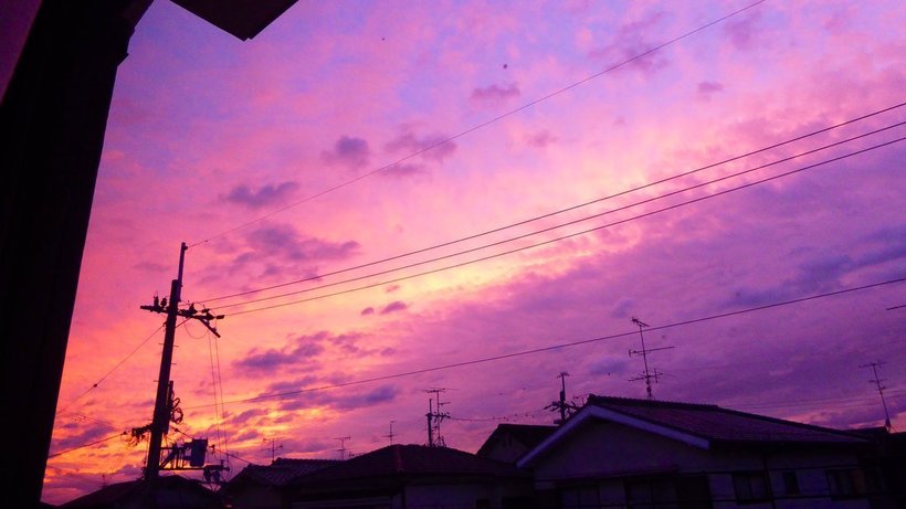 За несколько часов до тайфуна «Хагибис» небо в Японии стало ярко-фиолетовым 