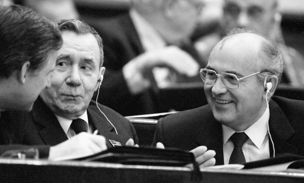    Андрей Громыко и Михаил Горбачев. 1986 г. Фото:  РИА Новости/ Сергей Гунеев