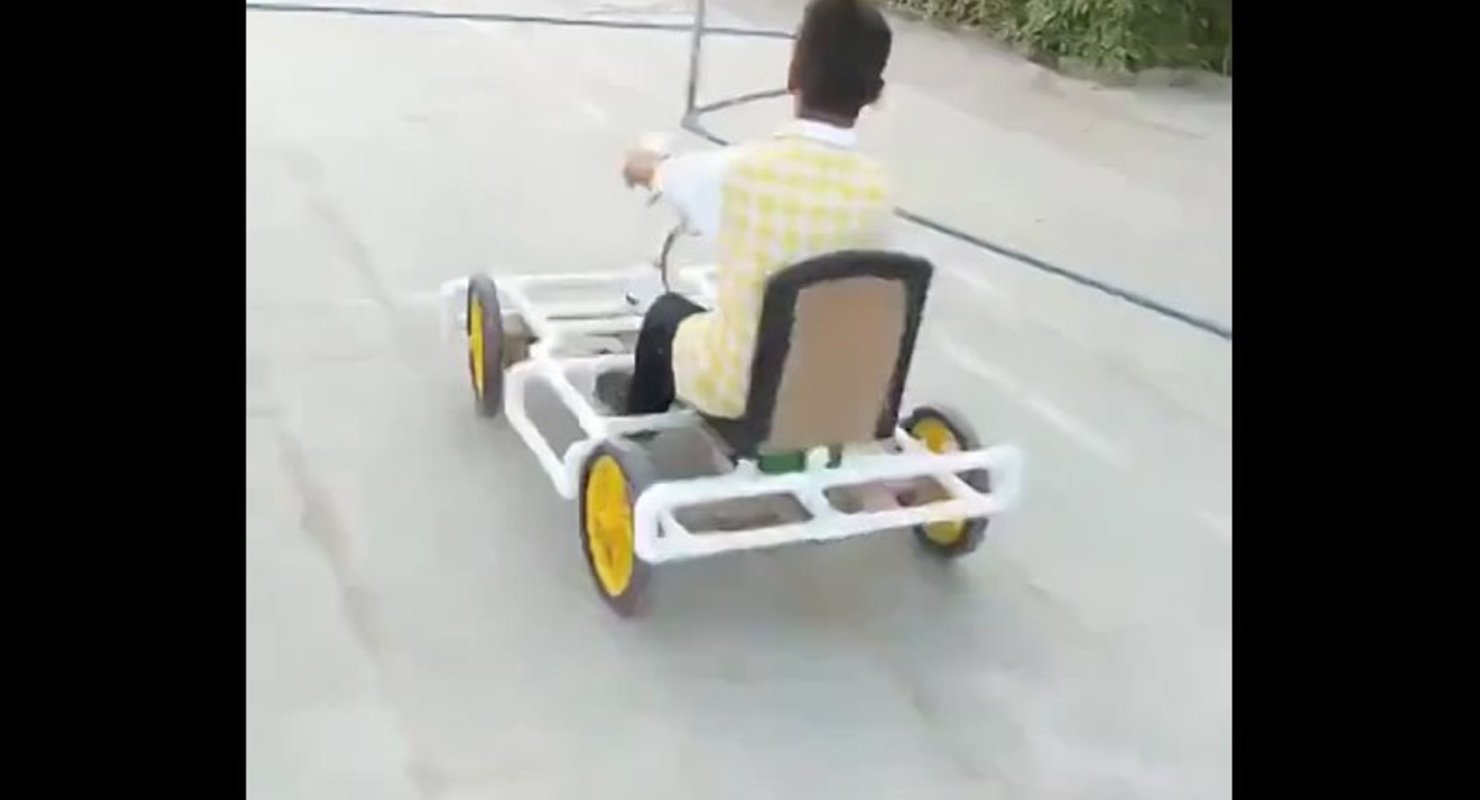 Самодельный электромобиль из ПВХ-труб: если Tesla не по карману