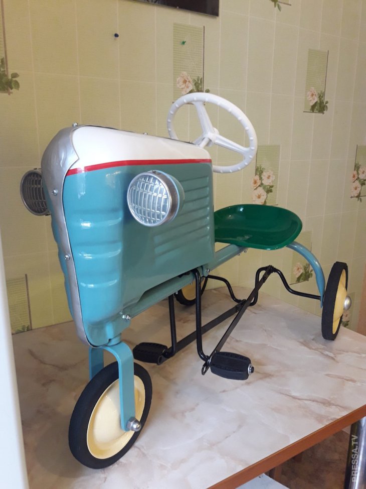 Реставрация детского трактора из СССР Реставрация детского трактора из СССР