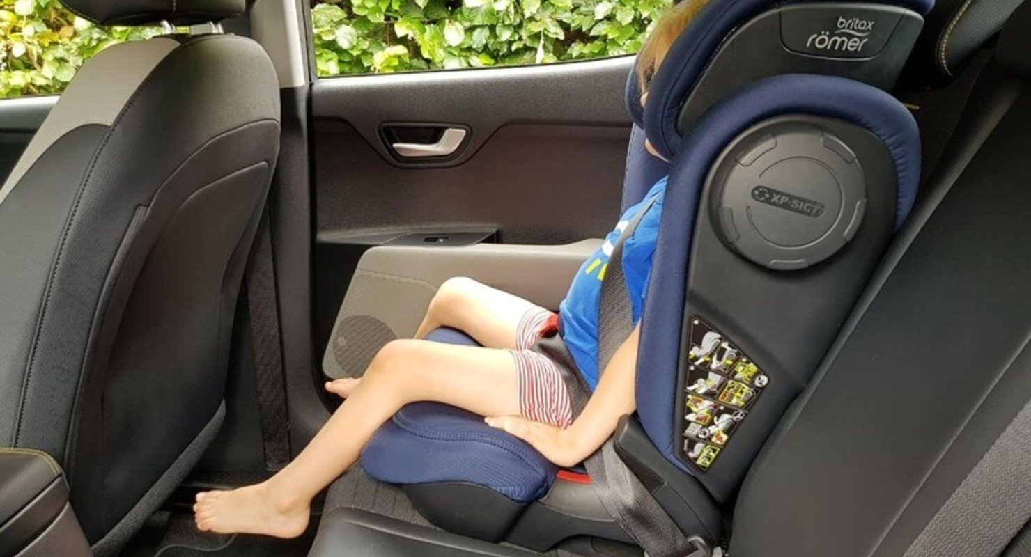 Как в машине Оке установить детское кресло