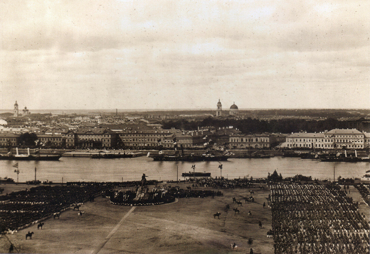 Сенатская площадь в день празднования 200-летия со дня рождения Петра I 30 мая 1872 года