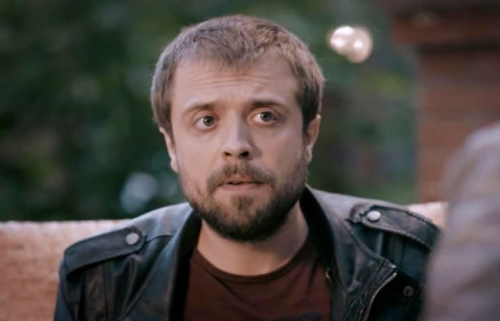 Александр Ильин-младший в сериале *Форс-мажор*, 2017 | Фото: kino-teatr.ru
