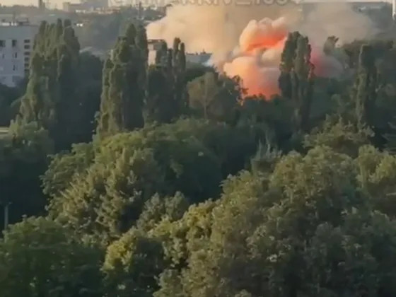 эпичные удары ВС РФ по ТЦК в Харькове сняли на видео