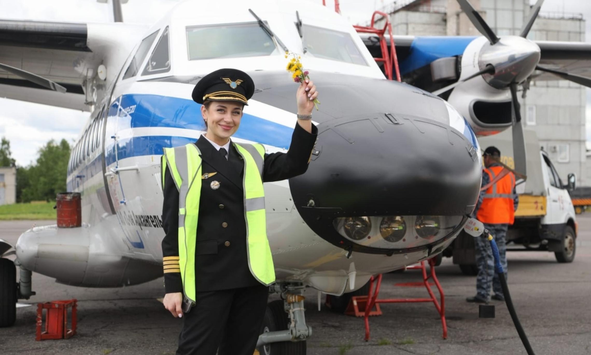 В Архангельске девушка-пилот Валерия Осипчук совершила первый полёт в качестве командира судна