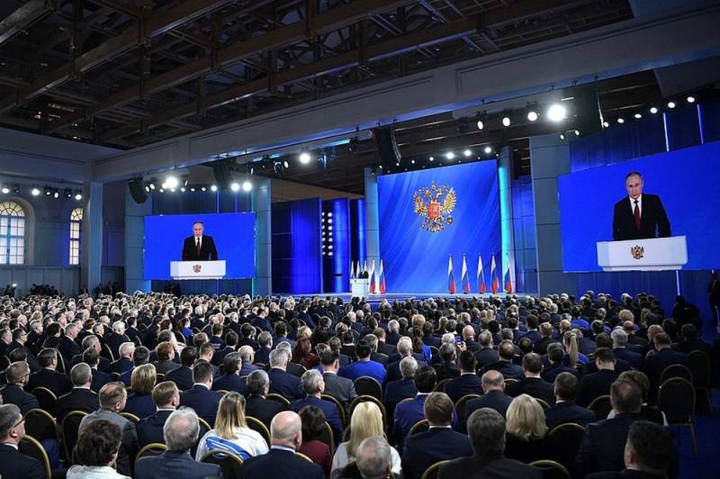 Западные СМИ оценили предложения Путина по изменению Конституции России иносми