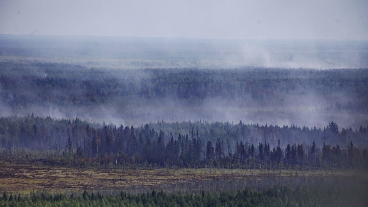 Экипажи вертолетов ВВО сбросили 770 тонн воды на очаги возгорания в лесах Якутии