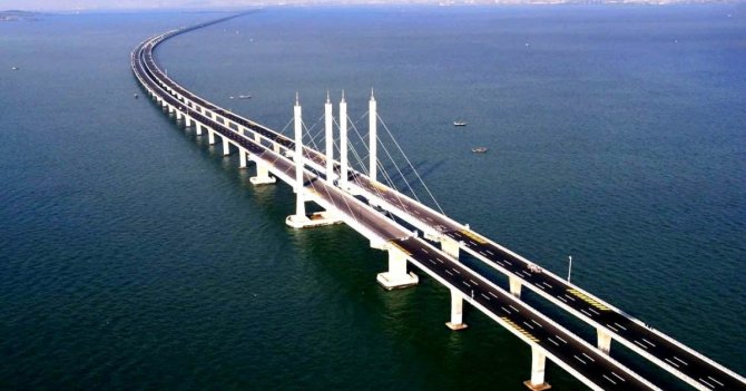 В Сети бурно встретили предложение американского эксперта уничтожить Керченский мост