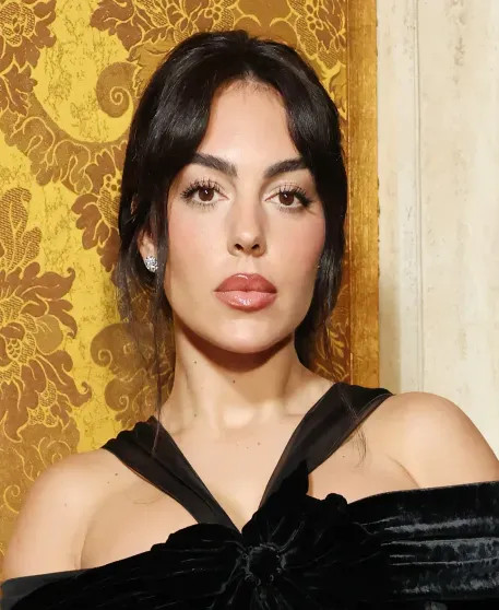 Гвинет Пэлтроу, Джорджина Родригес, Надежда Оболенцева среди гостей и сын Наоми Уоттс — на подиуме на показе Valentino Valentino, Бондаренко, осеньзима, Оксана, коллекции, 2026Valentino, Надежда, Шрайбер, показе, подиум, показ, Богданович, платье, Париже, Оболенцева, Пэлтроу, образы, модные, пришла, Аллен