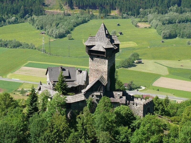 Величавый замок Фалькенштайн Австрия,Европа,замки