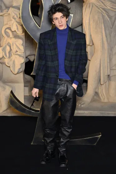 Белла Хадид, Рози Хантингтон-Уайтли, Кейт Мосс, Оливия Уайлд, Марк Эйдельштейн с девушкой и дети звёзд на показе Saint Laurent benjamin cremel,kristy sparow,laurent saintlaurent,айрис лоу,Алеся Кафельникова,алина миллер,Белла Хадид,джейн биркин,джуд лоу,зоя кравиц,Кейт Мосс,леон лурдес,Марк Эйдельштейн,матильда пино,Мишель Пфайффер,надежда ли коэн,Оливия Уайлд,Рози Хантингтон-Уайтли,татьяна чурбанова,франсуа-анри пино,Шарлотта Генсбур,эрин уоссон