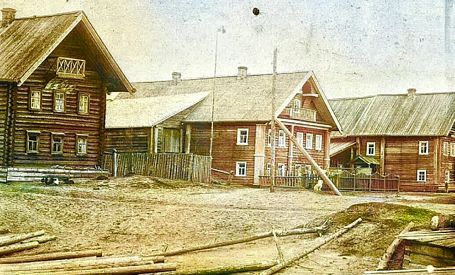 Откуда на фото деревень царской России электрические столбы в 1886 году?