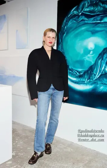 Аркадий Новиков, Маша Цигаль, Катя IOWA, Полина Киценко посетили выставку-ярмарку современного искусства 