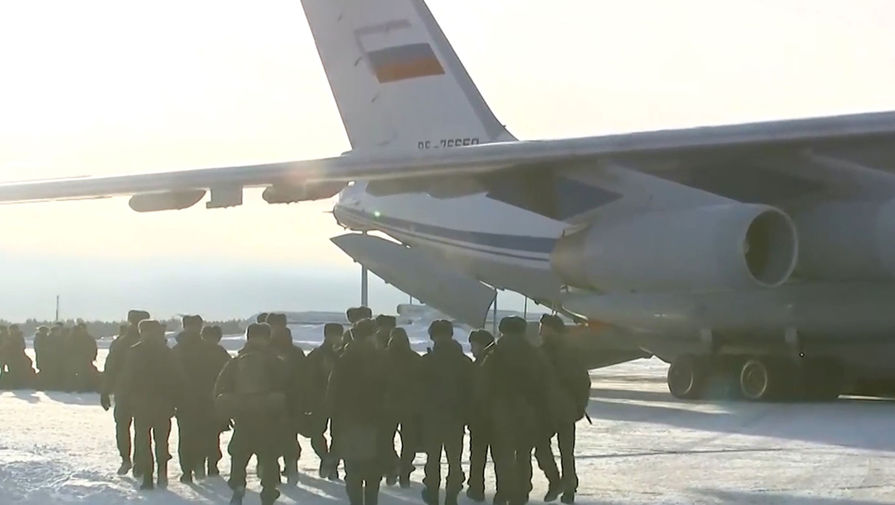 В Россию вернулись 40 самолетов с миротворцами сил ОДКБ