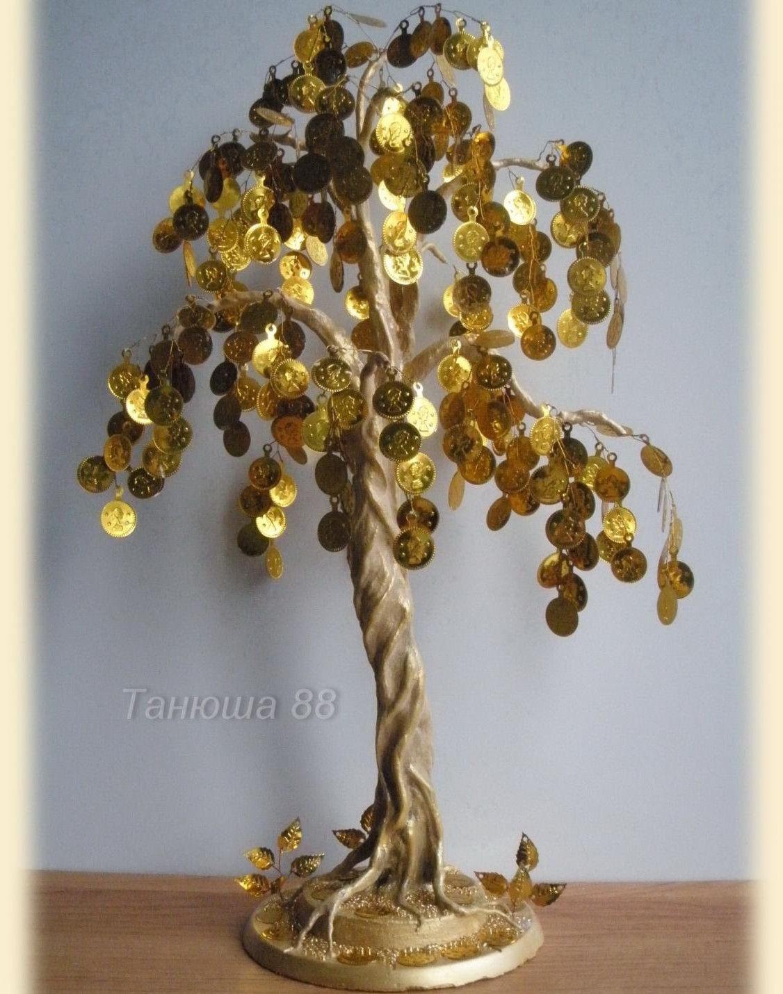 Плетем символ благополучия — денежное дерево из бисера