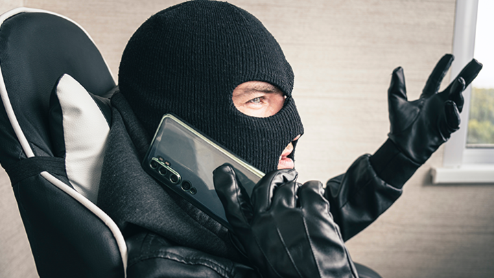 "БЕГИ – ИЛИ ТВОЙ ПАПА СТАНЕТ ПРЕДАТЕЛЕМ": ОБЪЯВЛЕНА ОХОТА НА ЭЛИТЫ В РОССИИ