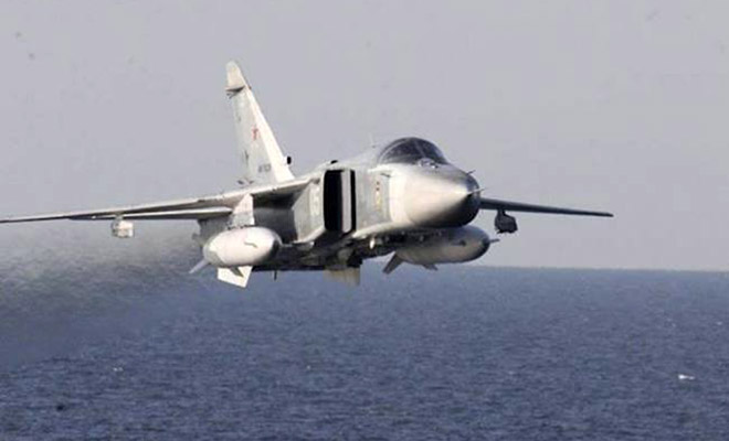 Су-24 пролетел в 200 метрах от американским эсминцем. Видео с корабля