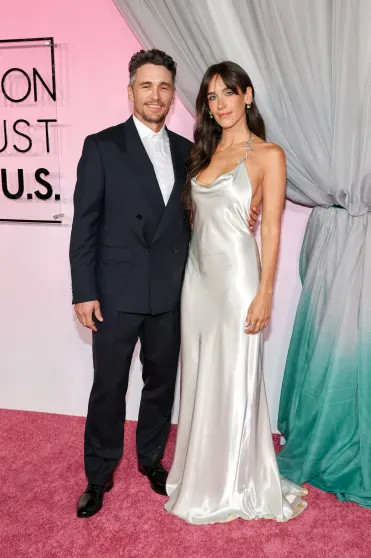 Оливия Уайлд в бюстгальтере, Шэрон Стоун, Памела Андерсон и Джулия Фокс в 