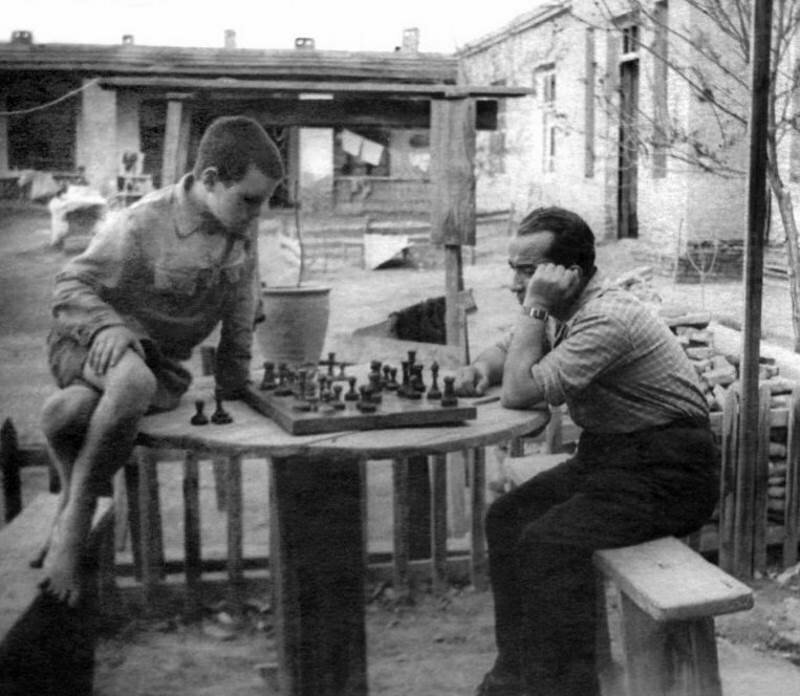 Как развлекались в СССР: 12 любимых занятий всех советских мужчин Как развлекались в СССР: 12 любимых занятий всех советских мужчин