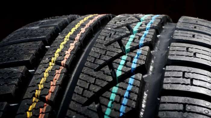 Вот что означают цветные точки и полоски, которые можно заметить на новых шинах Вот что означают цветные точки и полоски, которые можно заметить на новых шинах
