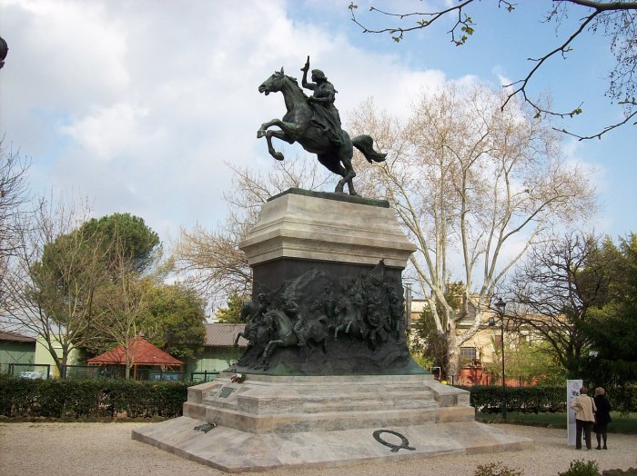 Памятник Аните Гарибальди в Риме