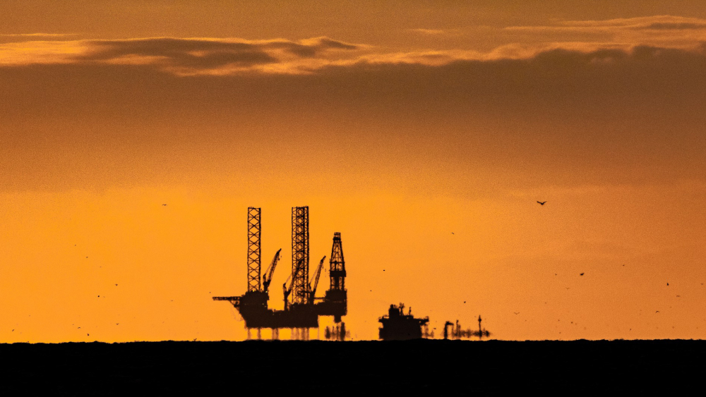 Цены на нефть вернулись к показателям марта
