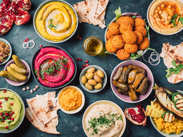 От форшмака до хумуса: 5 знаковых блюд еврейской кухни