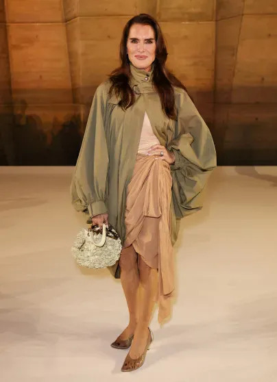 Неделя моды в Париже: Брук Шилдс, Оксана Бондаренко, Пэрис Джексон, Ксения Шипилова и Опра Уинфри на показе Chloe aurore marechal,instagram (инстаграм),социальная сеть,saint laurent,tom ford,Алекса Чанг,анна делло,ксения шипилова,лу вуд,Майкл Джексон,Нина Добрев,оксана бондаренко,Опра Уинфри,Пэрис Джексон,шилдс брук